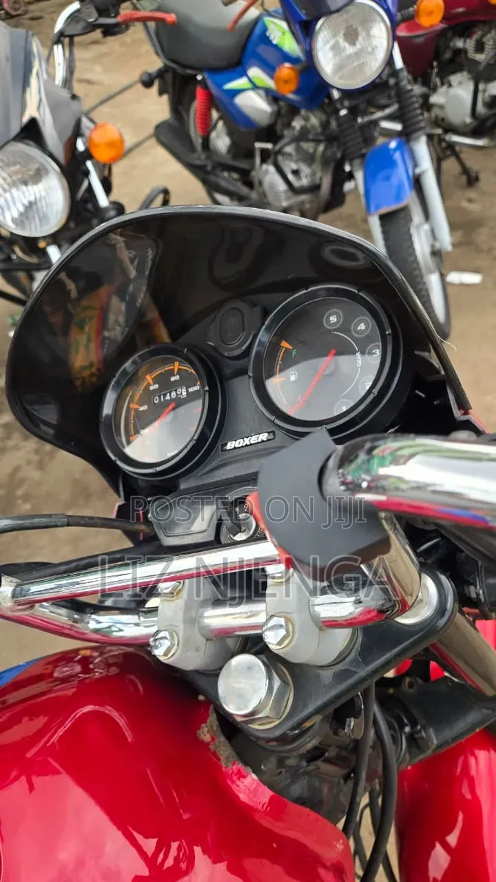 Bajaj Boxer 125 2025 Red