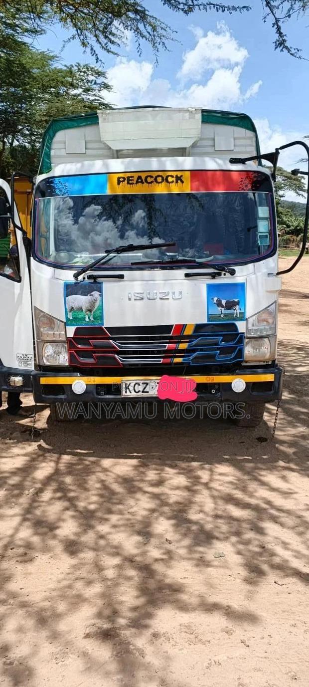 Isuzu FRR Truck - thumbnail 2