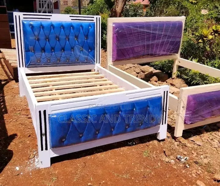 5x6 Blue Mocket Bed.