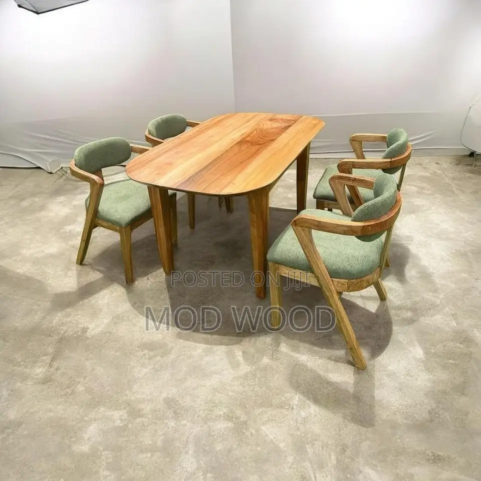 Modern 4-Seater Solid Wood Dining Set – Natural Beauty, Daily Comfort