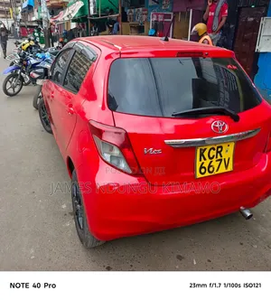 Toyota Vitz 2012 Red