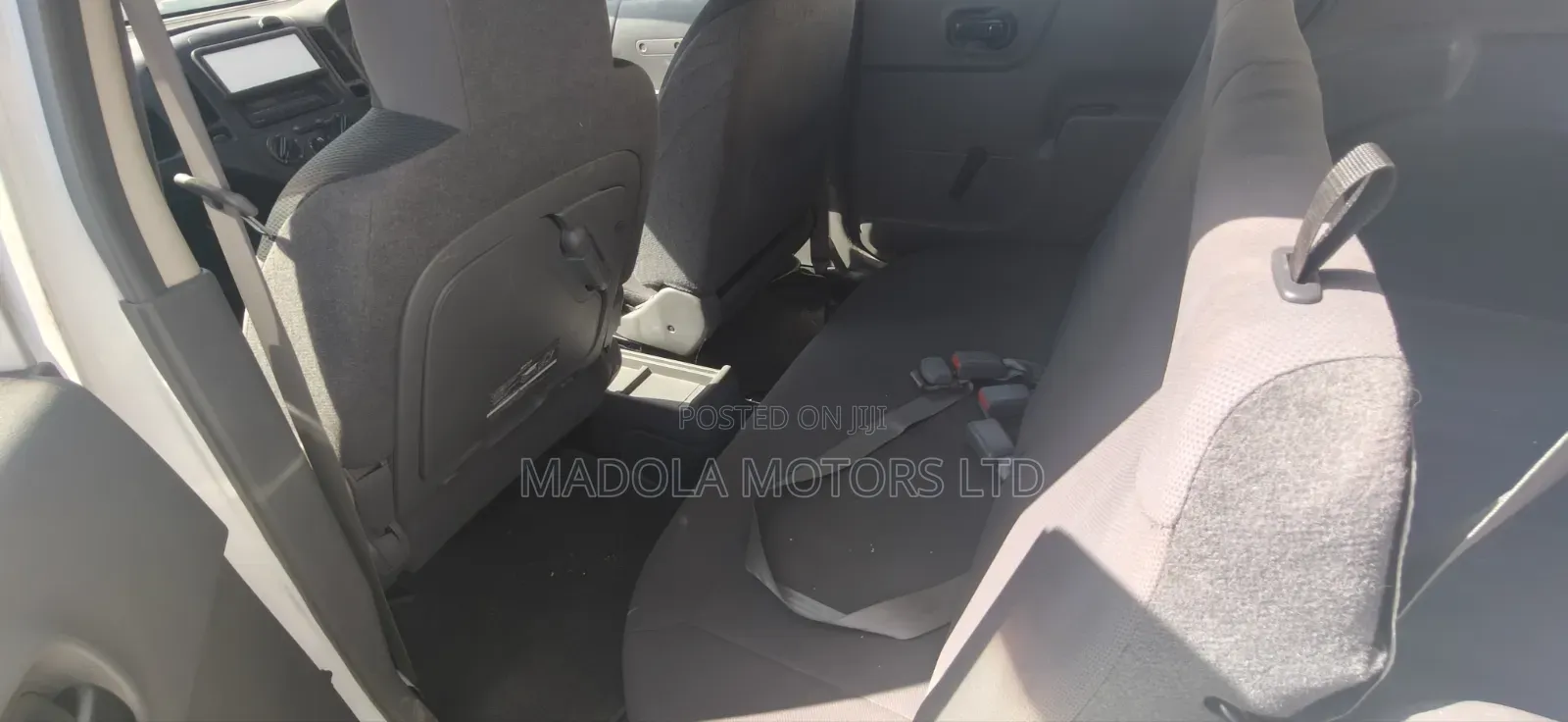 Nissan Tiida 2015 Silver