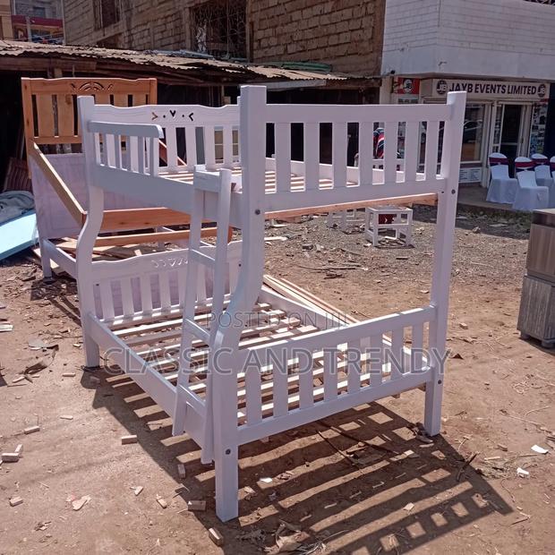 4x6 Bottom and 3.5 Top White Bunk Bed. - main view