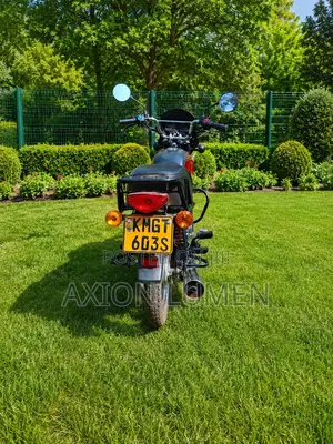 Bajaj Boxer 2025 Red