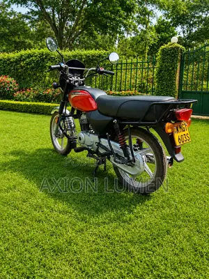 Bajaj Boxer 2025 Red