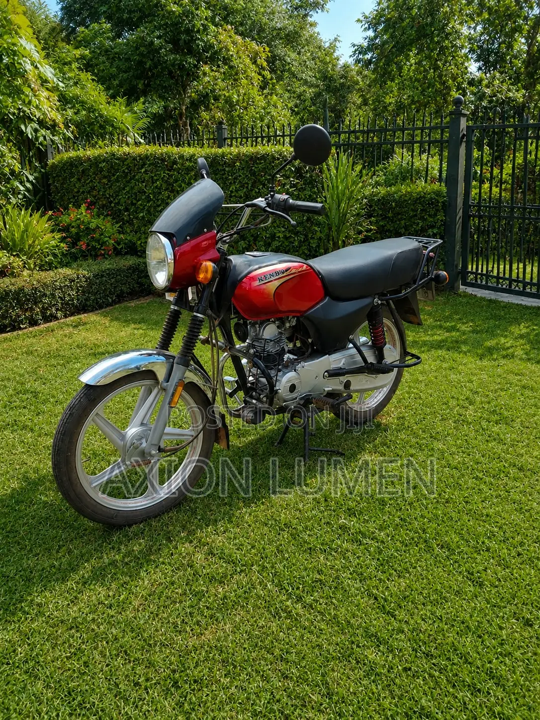 Bajaj Boxer 2025 Red