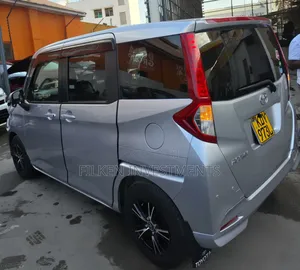 Toyota Roomy 2020 Silver