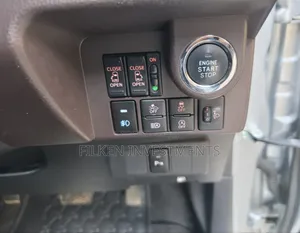 Toyota Roomy 2020 Silver