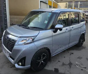 Toyota Roomy 2020 Silver