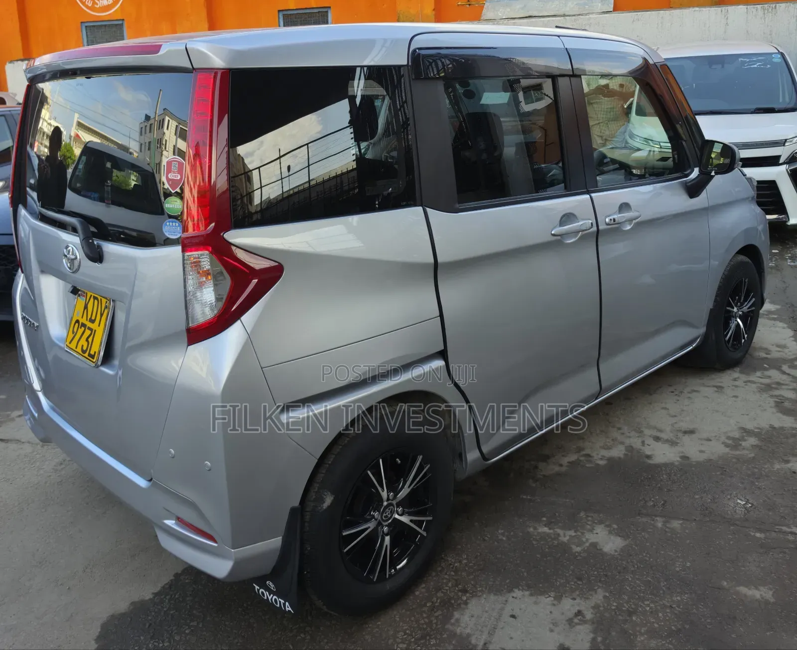 Toyota Roomy 2020 Silver