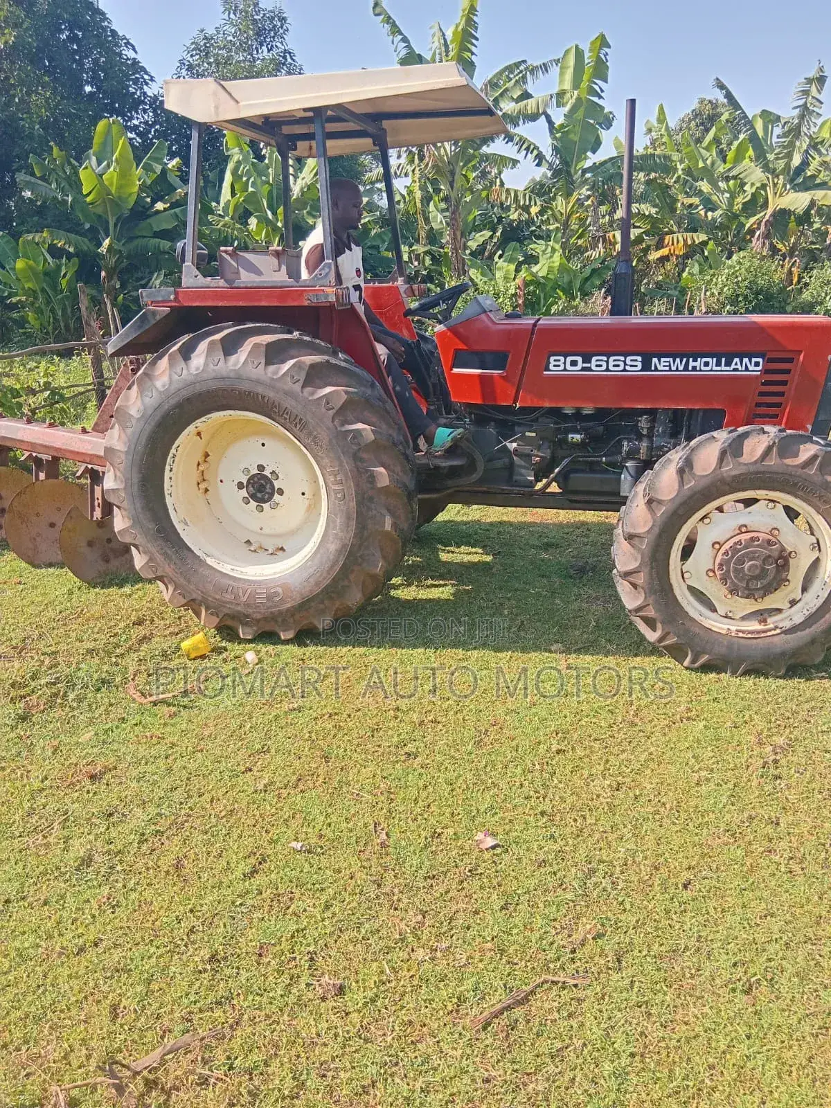 Tractor Newholland 80-66 Red