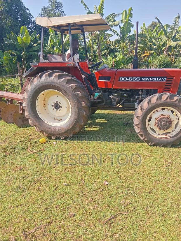 Tractor Newholland 80-66 Red