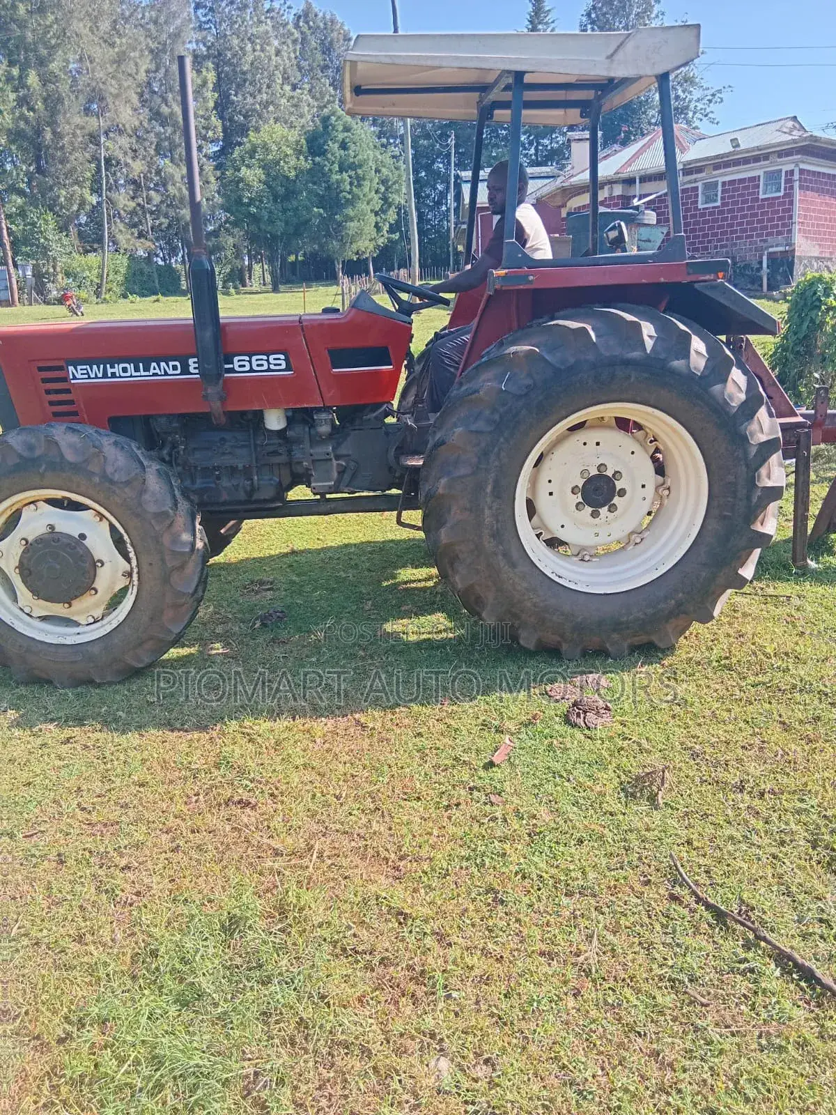Tractor Newholland 80-66 Red