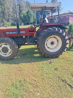 Tractor Newholland 80-66 Red