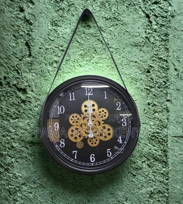 Rotating Moving Gear Wall Clock