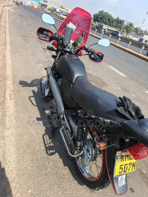 Honda CB 2023 Red