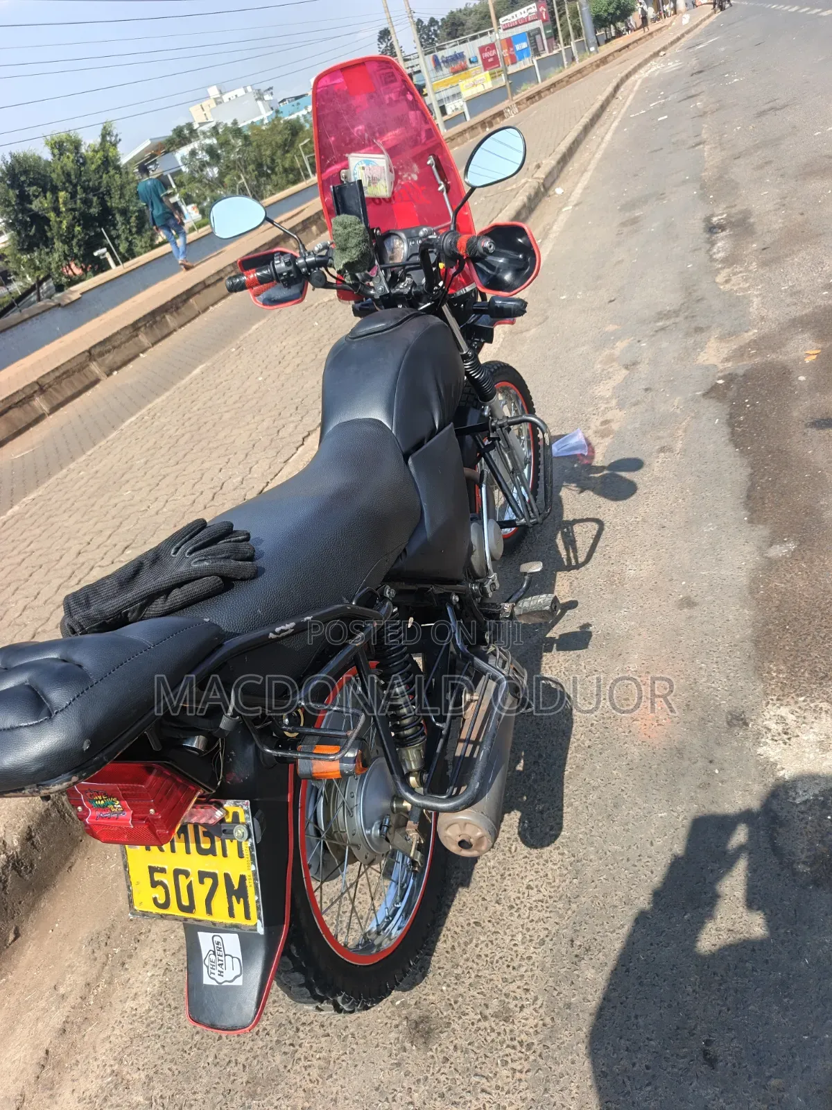Honda CB 2023 Red
