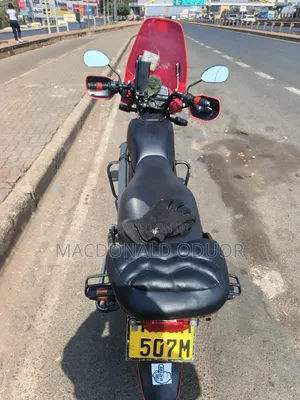 Honda CB 2023 Red