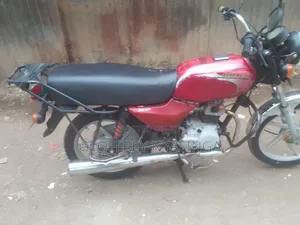 Bajaj Boxer 100 2022 Red
