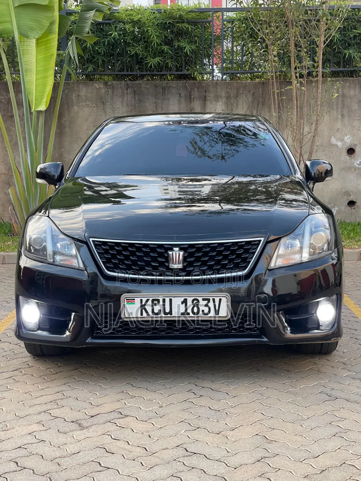 Toyota Crown 2012 Black