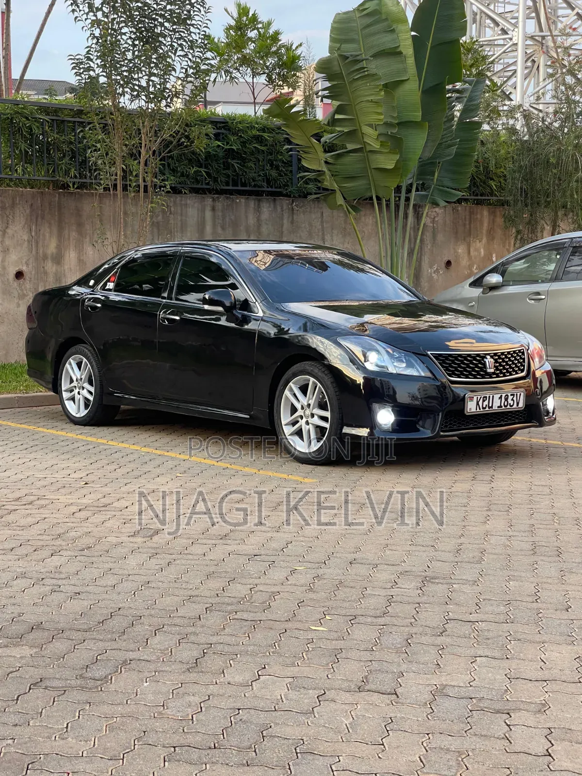 Toyota Crown 2012 Black