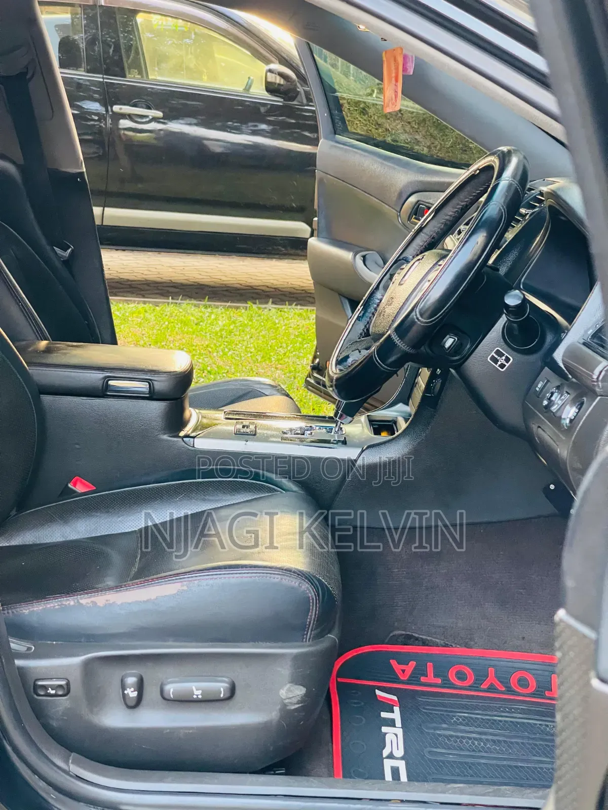 Toyota Crown 2012 Black