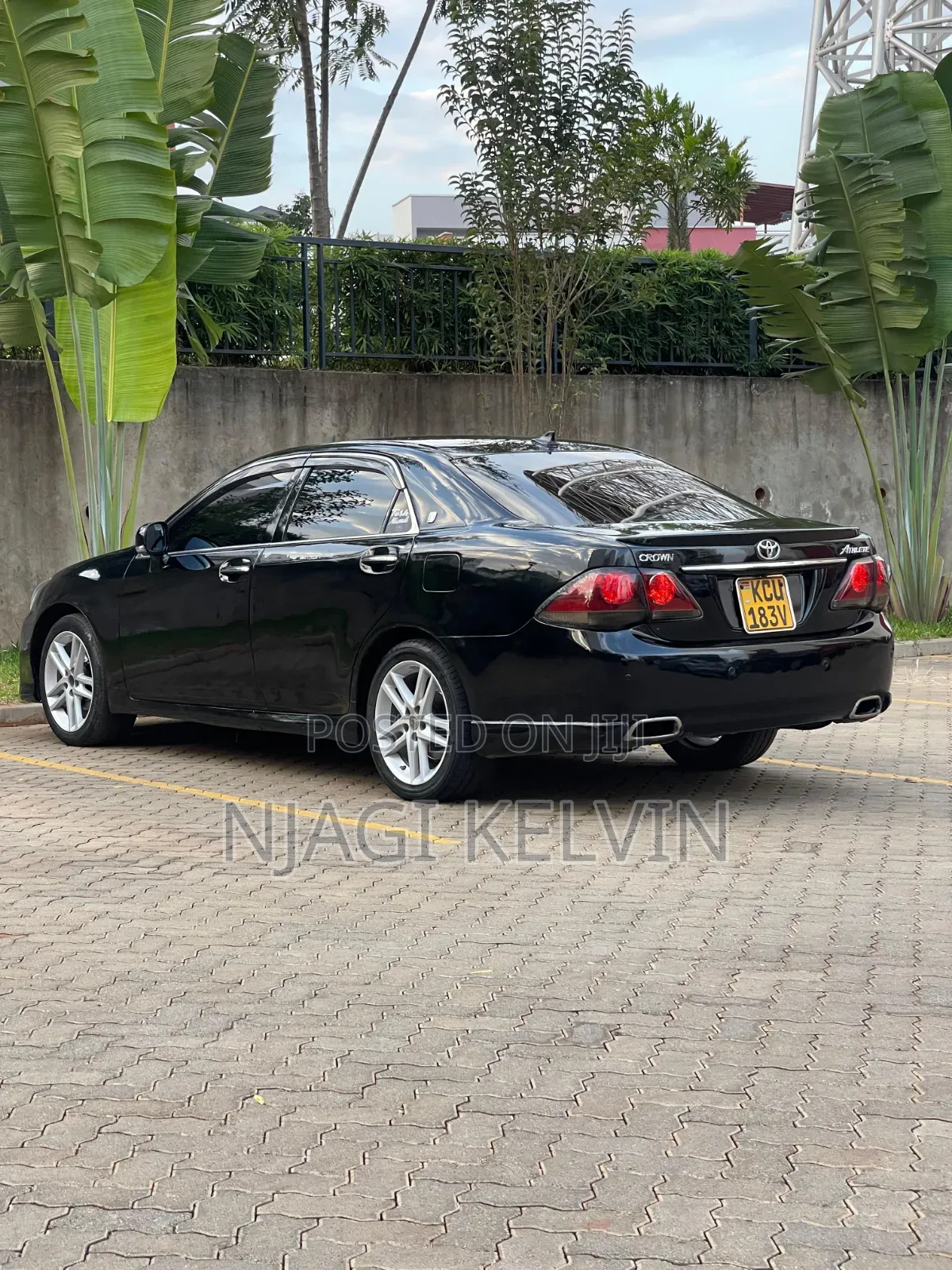 Toyota Crown 2012 Black