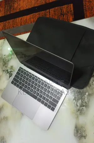 Laptop Apple MacBook Pro 2017 8GB Intel Core i5 SSD 256GB