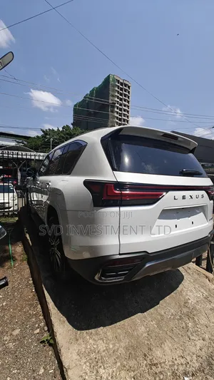 Lexus LX 600 2022 White
