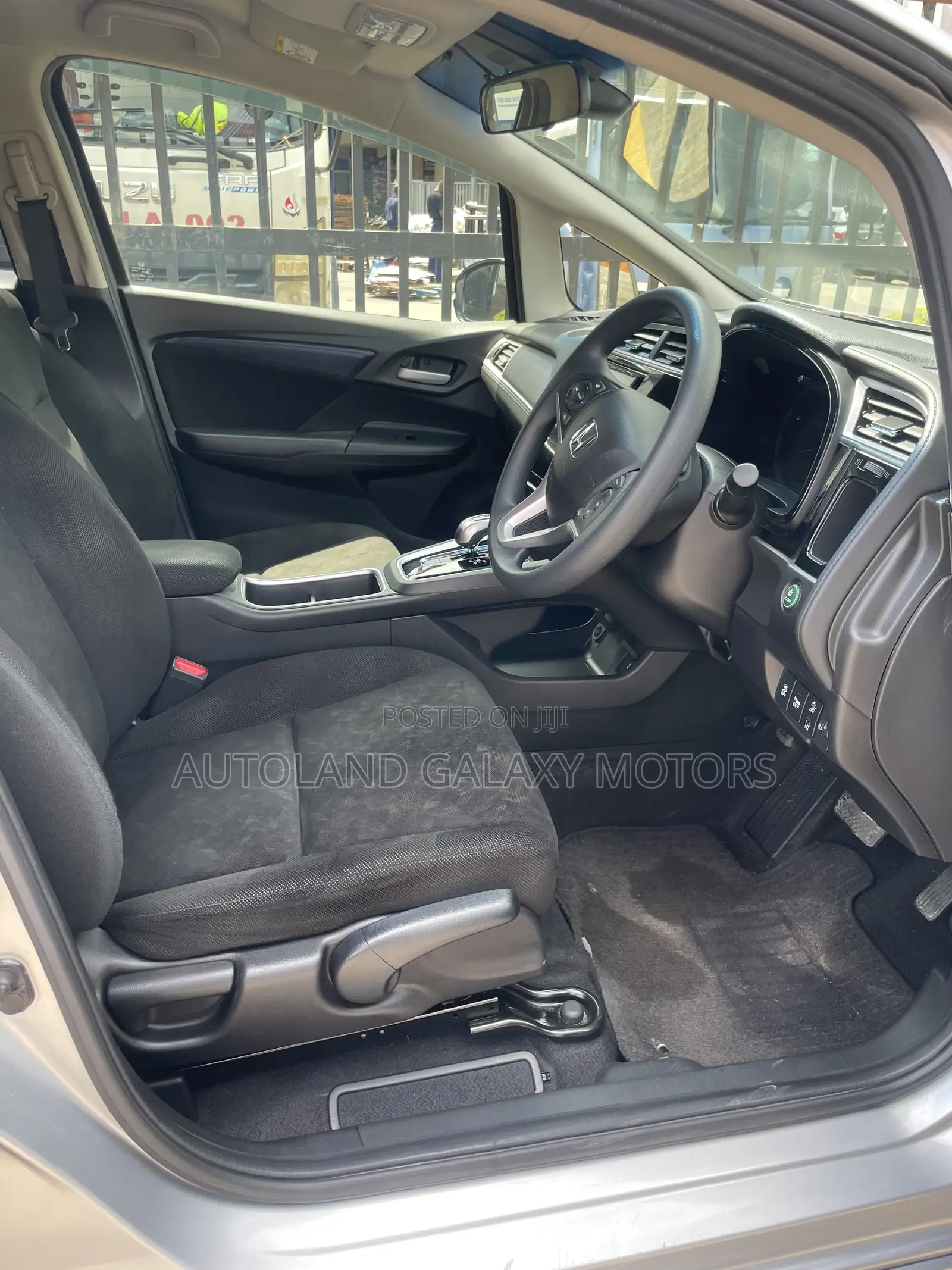 Honda Fit Shuttle 2019 Silver