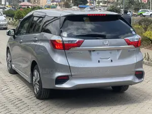 Honda Fit Shuttle 2019 Silver