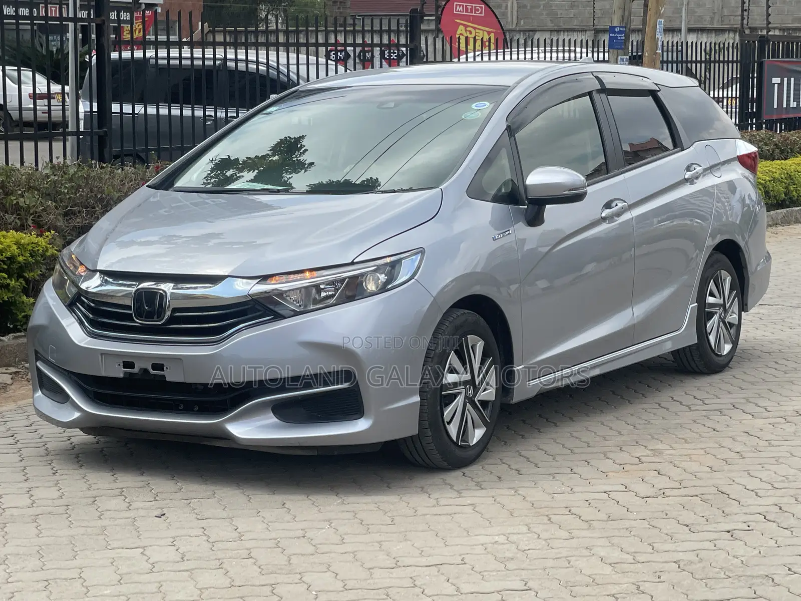 Honda Fit Shuttle 2019 Silver
