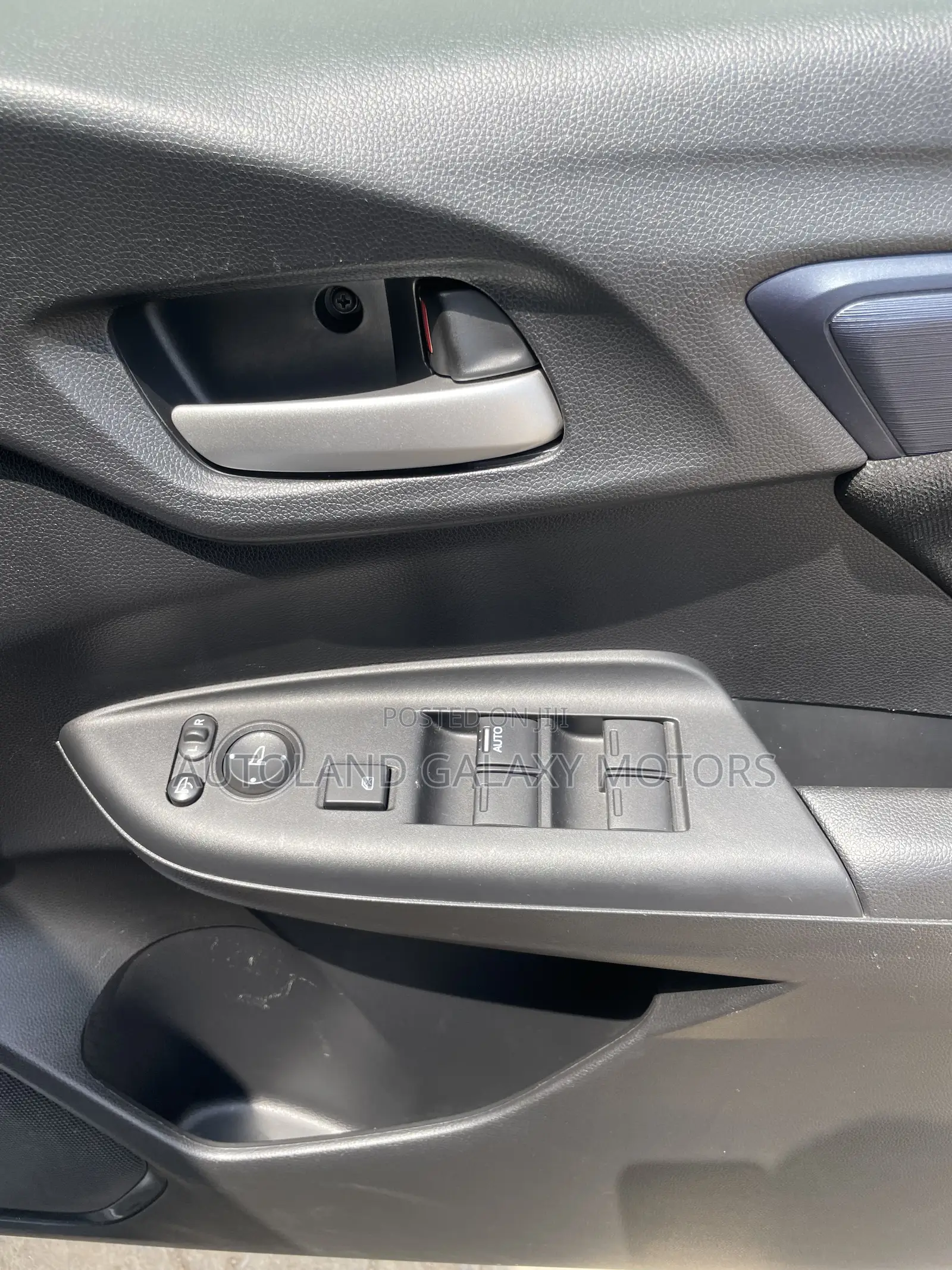 Honda Fit Shuttle 2019 Silver
