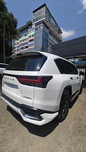Lexus LX 2022 White