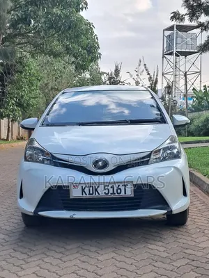 Toyota Vitz 2015 White