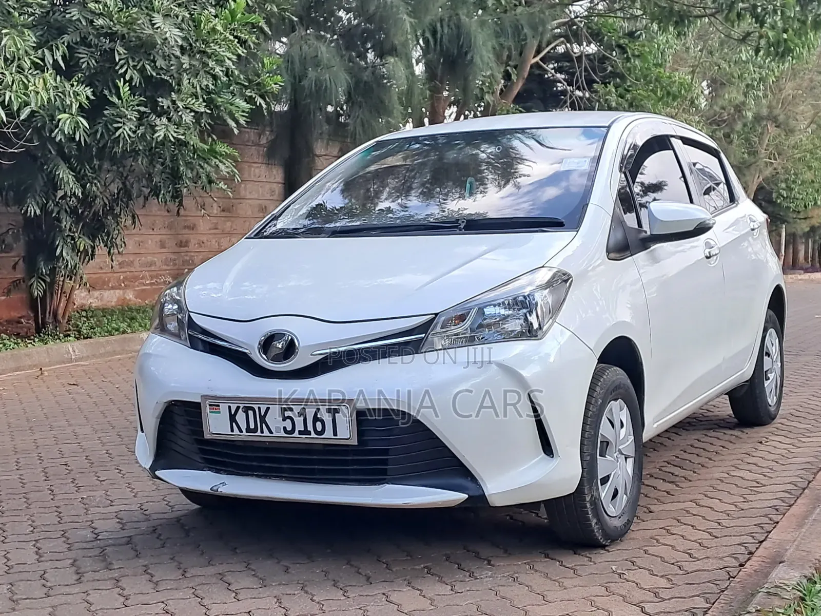 Toyota Vitz 2015 White