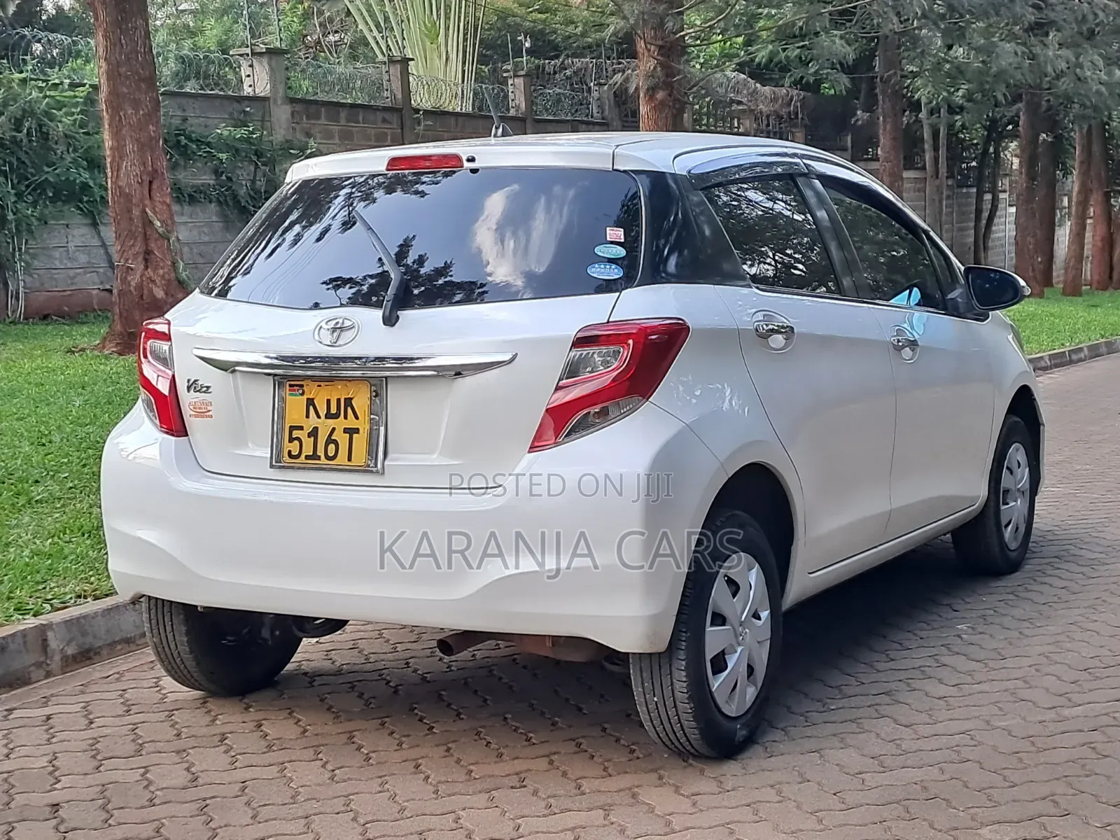 Toyota Vitz 2015 White