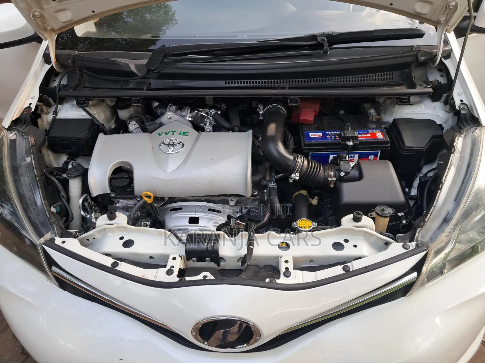 Toyota Vitz 2015 White