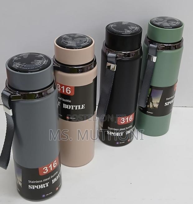 1 Pc 800 Ml 316 Stainless Steel Insulated Flask With Carrying Strap