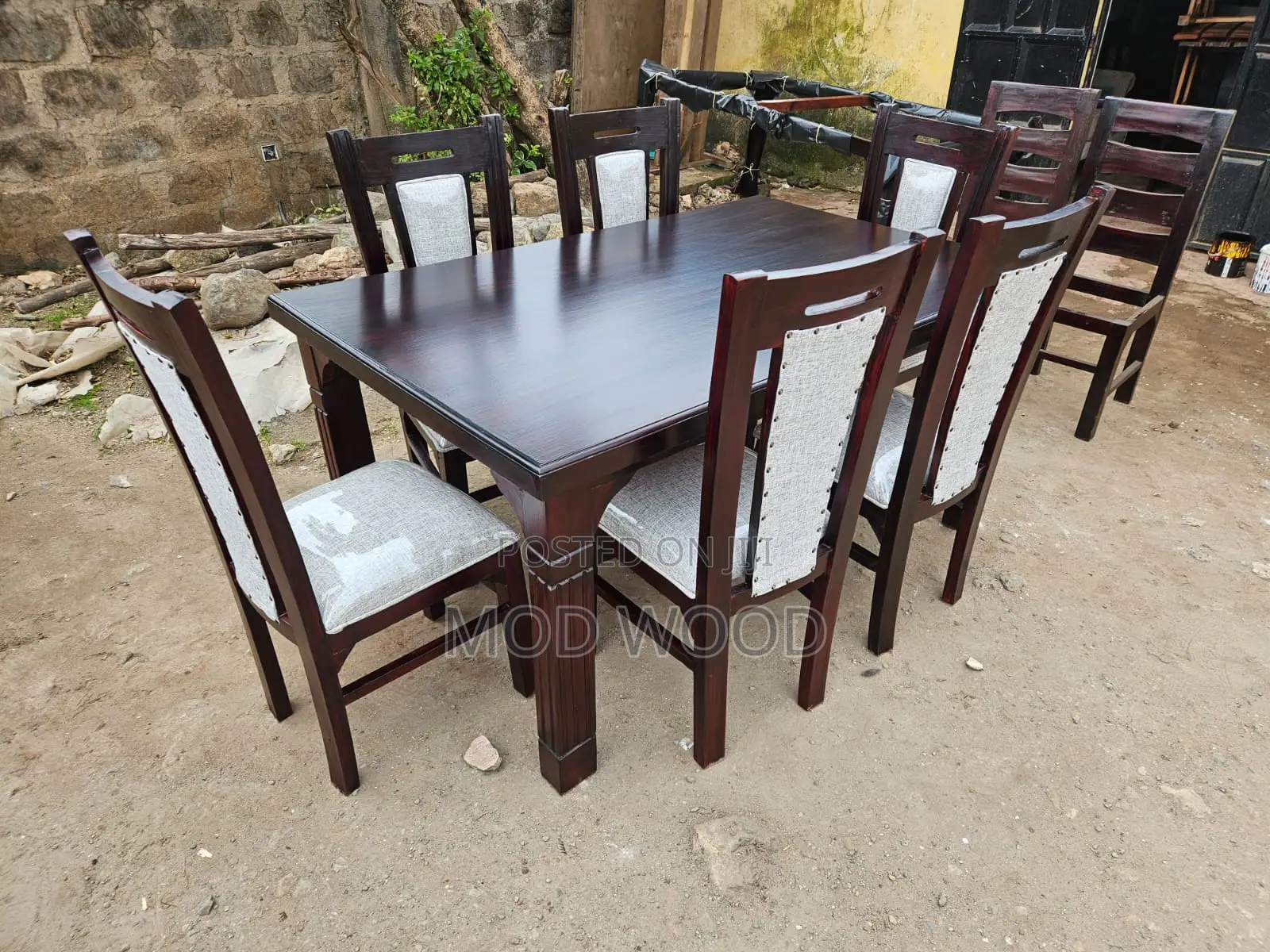 Grand Haven Modern 6- Seater Dining Set