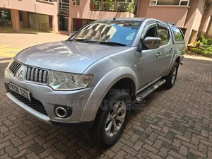 Mitsubishi L200 2013 Silver