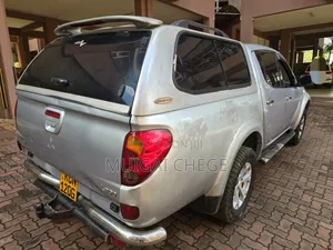 Mitsubishi L200 2013 Silver