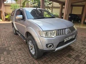 Mitsubishi L200 2013 Silver