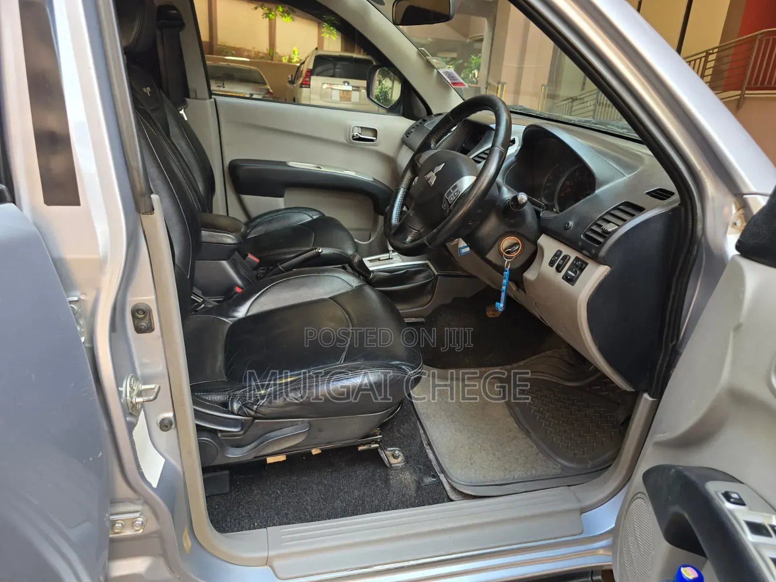 Mitsubishi L200 2013 Silver