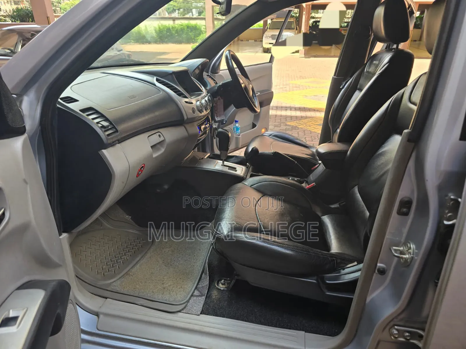 Mitsubishi L200 2013 Silver
