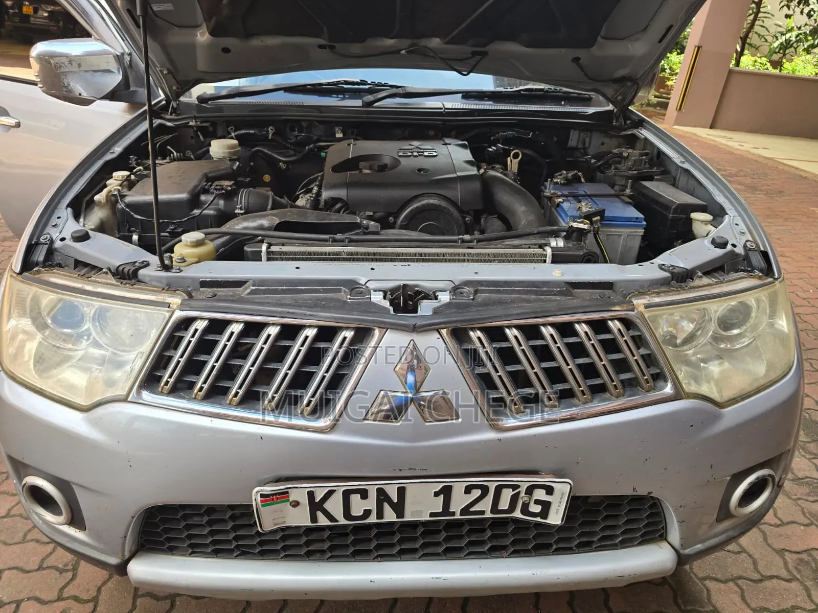 Mitsubishi L200 2013 Silver