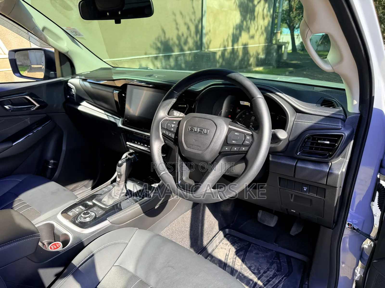 Isuzu MU-X 2025 Gray