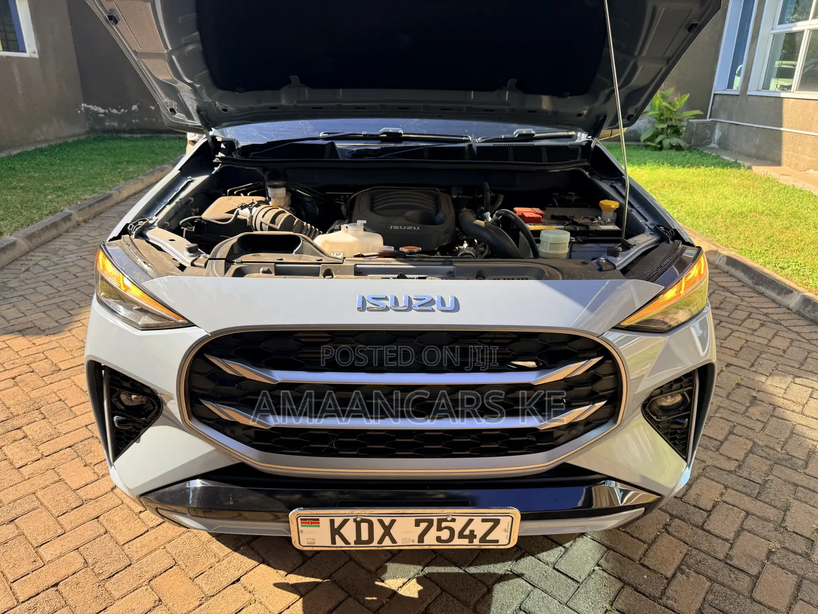 Isuzu MU-X 2025 Gray