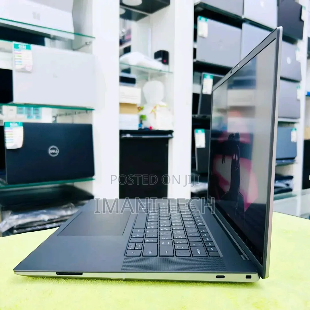 Laptop Dell Precision 5680 64GB Intel Core i7 SSD 512GB