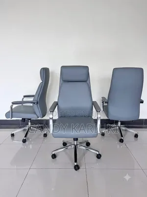 Executive Leather Office Chair - Comfortable and Stylish